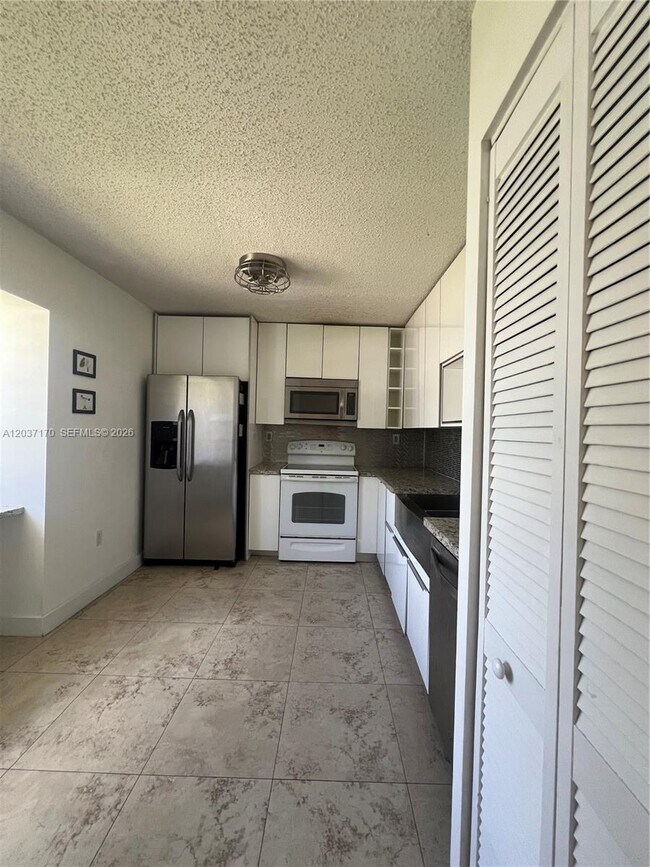 Building Photo - 13742 SW 147th Cir Ln