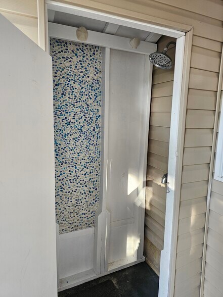 Building Photo - 52 Wesley Rd