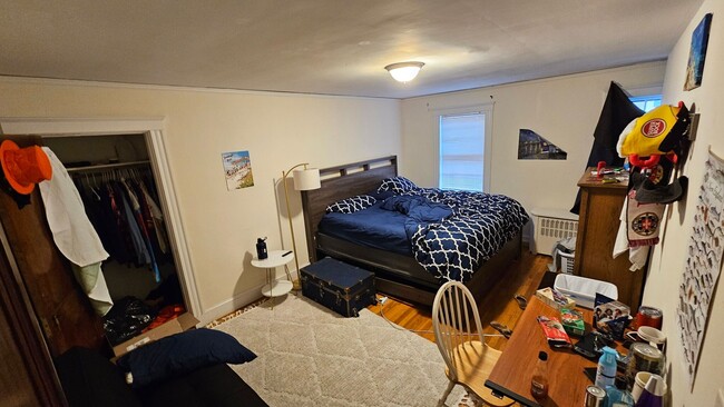 Building Photo - Top-notch and unique BC apartment