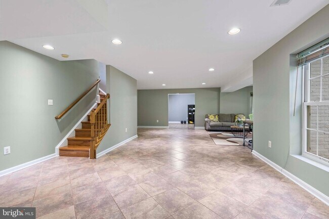 Building Photo - 12980 Highland Oaks Ct