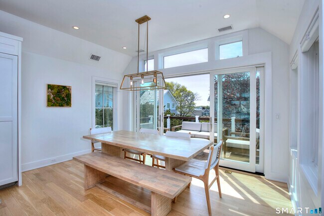 Building Photo - 26 Island Way