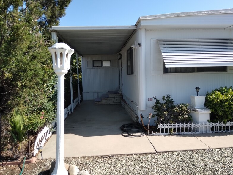 Primary Photo - 23156 Skylink Dr