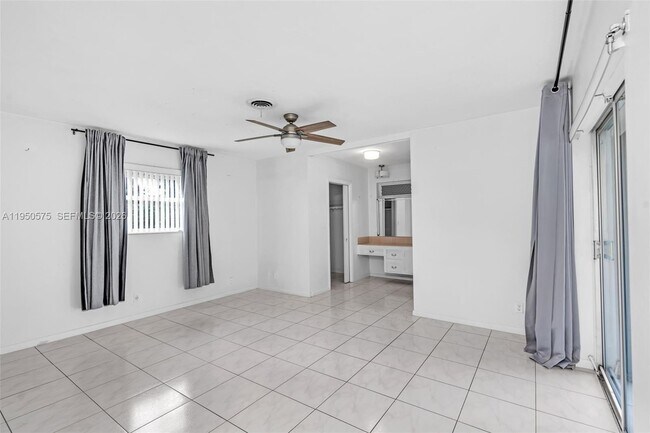 Building Photo - 781 NW 66th Ave