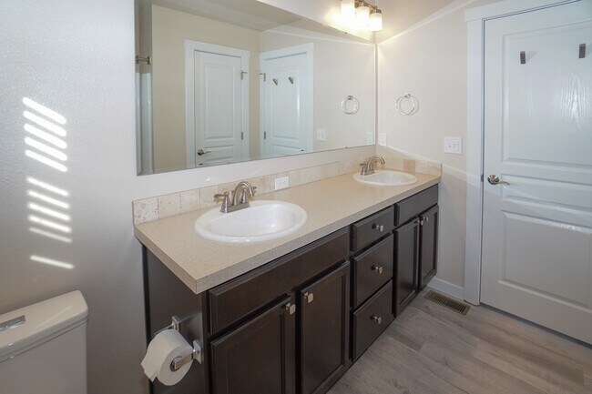 Building Photo - 4272 W Peak Cloud Dr