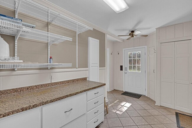 Building Photo - 3533 Greenleaf Rd