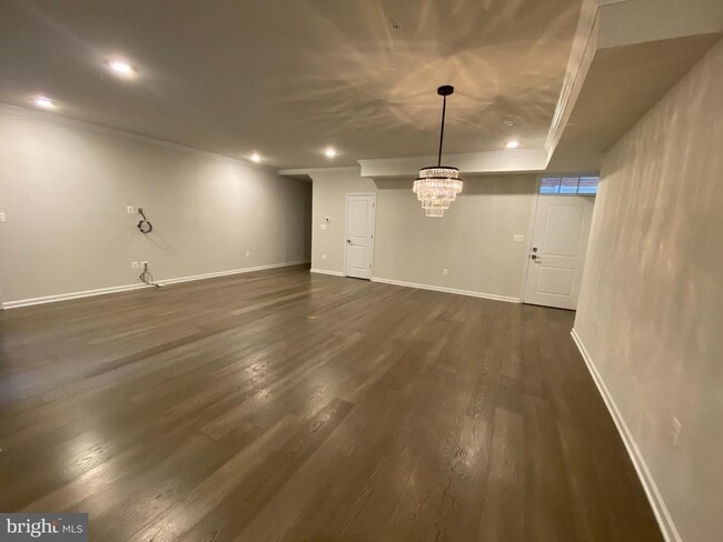 Building Photo - Condo with Garage - Loudoun Metro