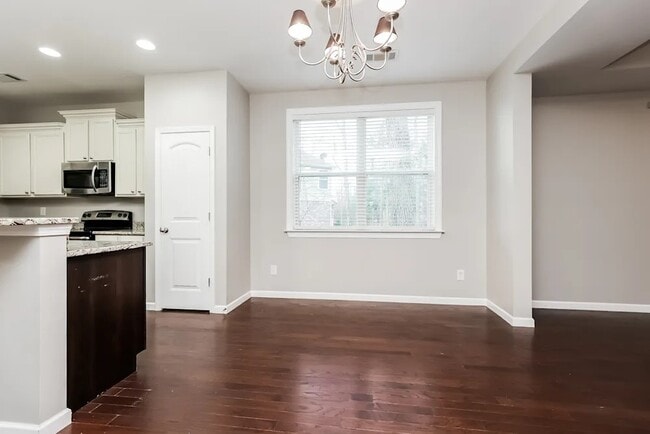Building Photo - 4331 Silver Oaks Dr