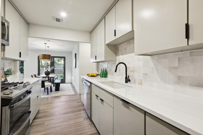 Building Photo - 2510 Burly Oak Dr