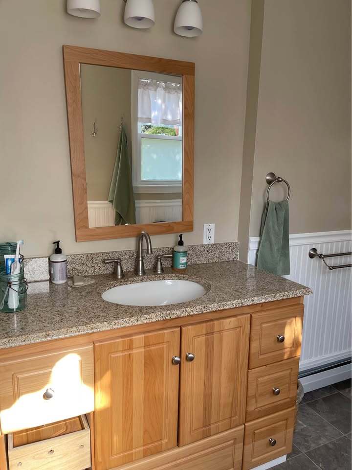 Full Bath - 308 Main St