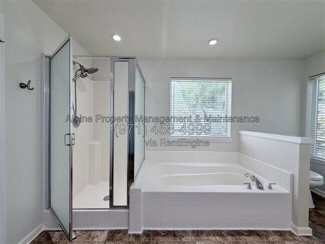 Building Photo - 13592 SW Mapleview Ln