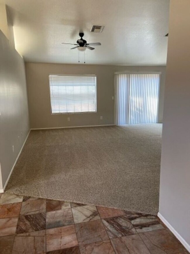 Building Photo - 5249 N Adobe Cir