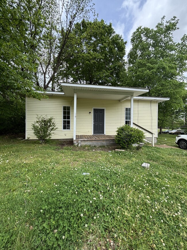 Primary Photo - 710 Long Ave