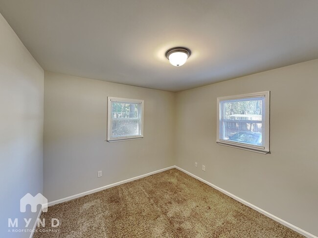 Building Photo - 305 S Spargo St