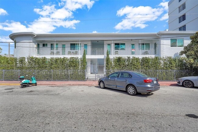 Building Photo - 319 80th St