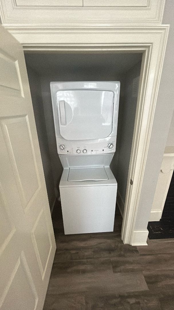 Building Photo - 114 Alexander Street