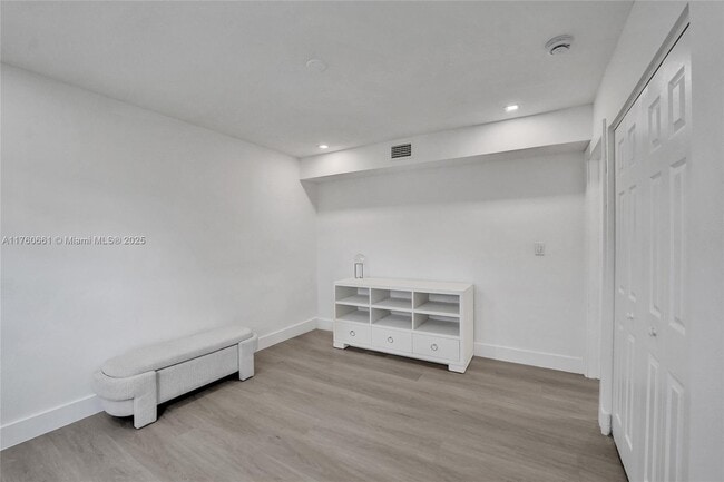 Building Photo - 2101 N 15th Ave