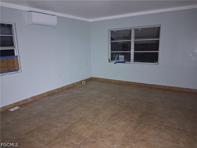 Building Photo - 1260 Joerin Ave