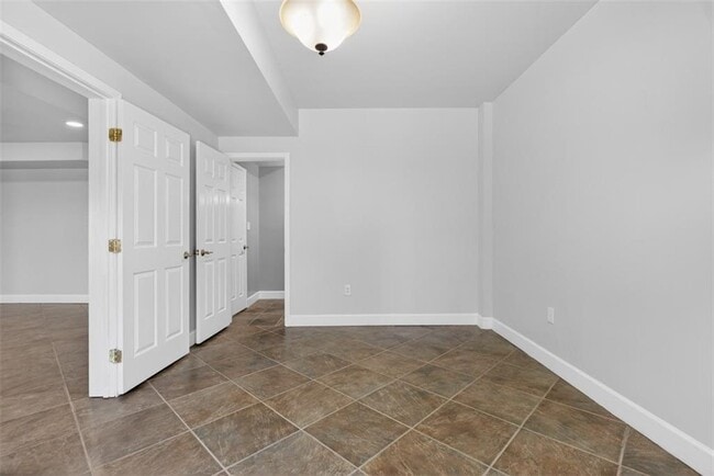 Building Photo - 4537 Grandview Pkwy