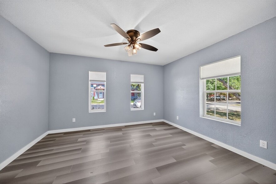 Building Photo - 1203 Ave J