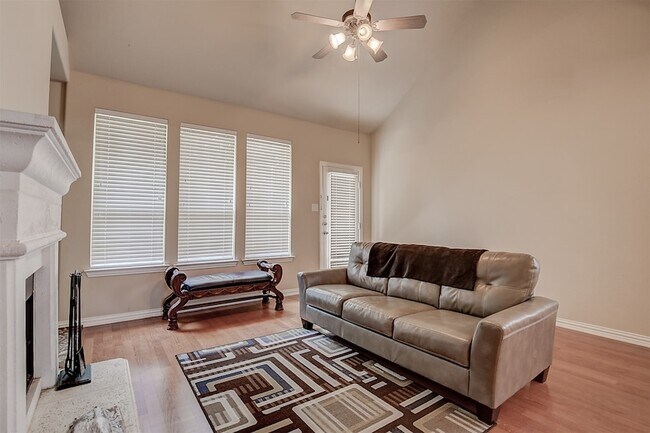 Building Photo - 2832 Gooseberry Dr