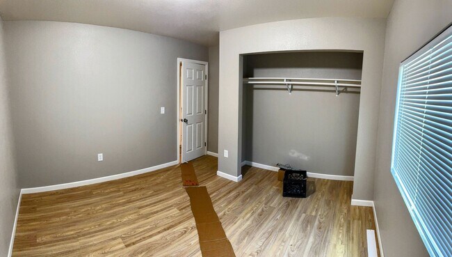 Building Photo - 3776 Laddell Ave