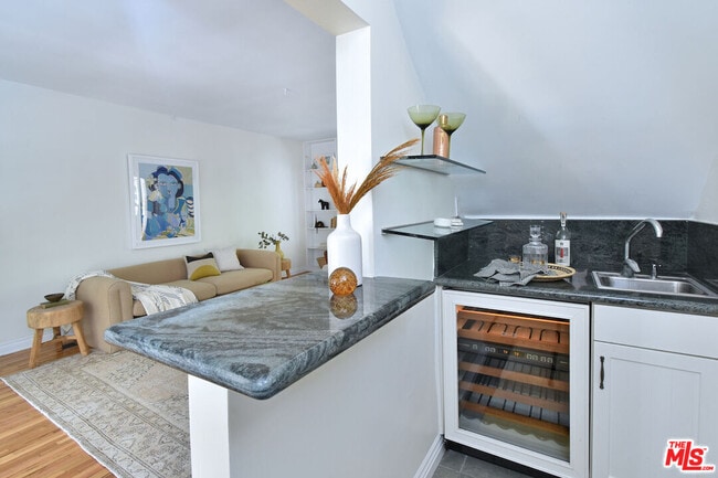 Building Photo - 14017 Valley Vista Blvd