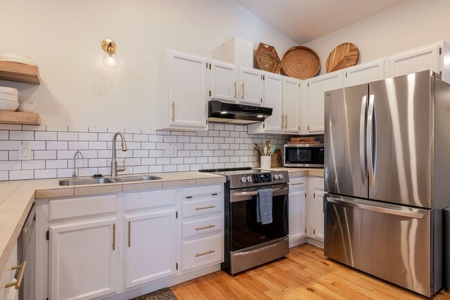 Building Photo - Furnished Rental in Desirable NW Bend Neighborhood