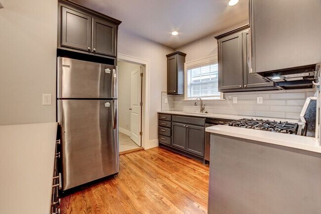 Building Photo - 3/2.5 Dream Home With Lots Of Charm