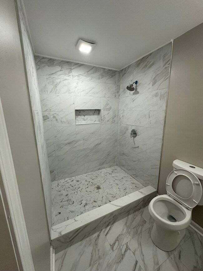 Building Photo - 643 Plantation Way