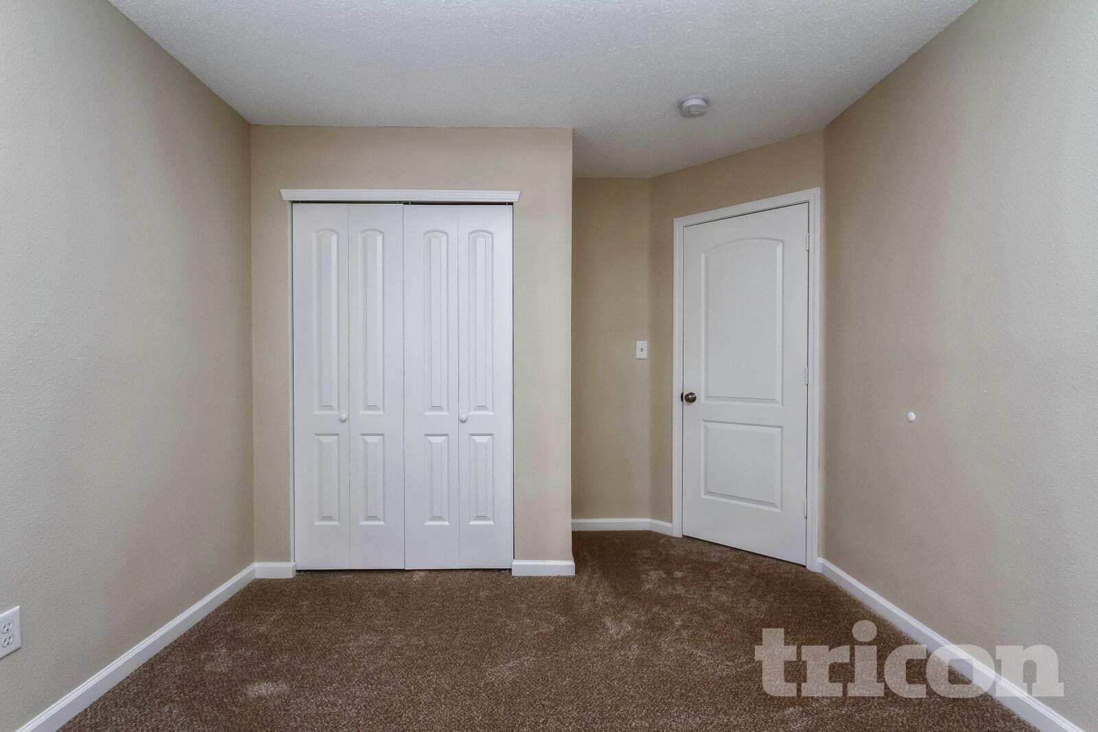 Building Photo - 1329 Lake Meadow Dr