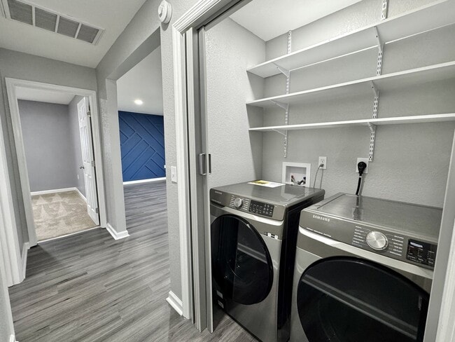 Building Photo - Fully-Updated 1st-Time Rental! Ready NOW! Pet Friendly w/Large, Detached Garage Workshop!