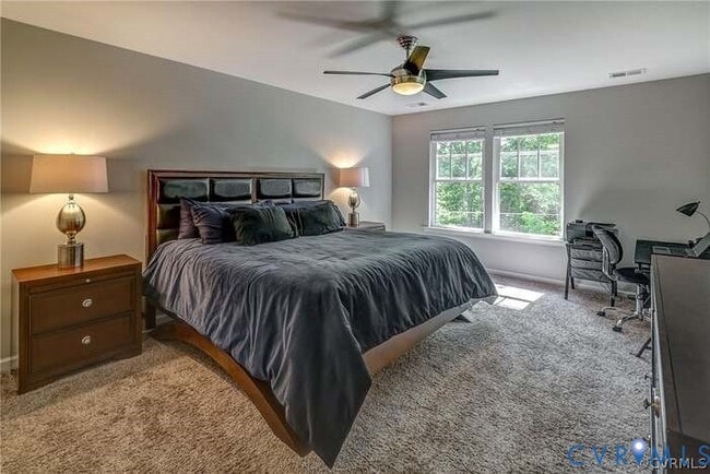 Building Photo - 441 Creekwillow Dr