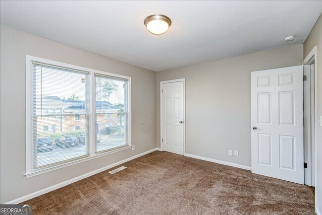 Building Photo - 2201 Walden Dr