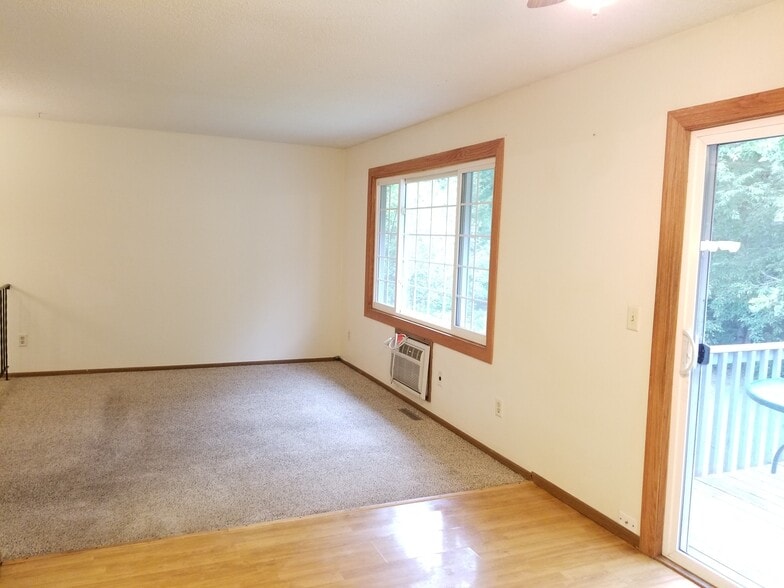 Building Photo - 220 Leighton Dr