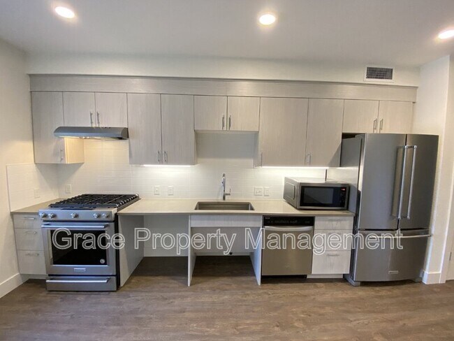 Building Photo - 431 E Bayaud Ave