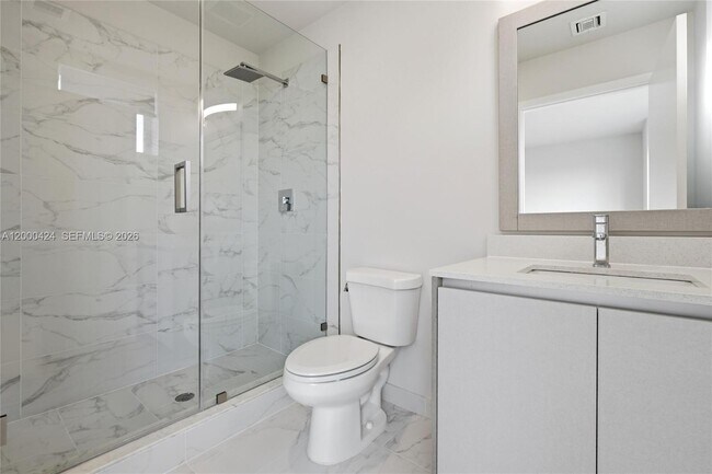 Building Photo - 2505 NE 193rd St