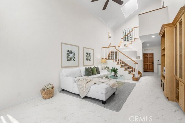 Building Photo - 2562 Woodbury Dr