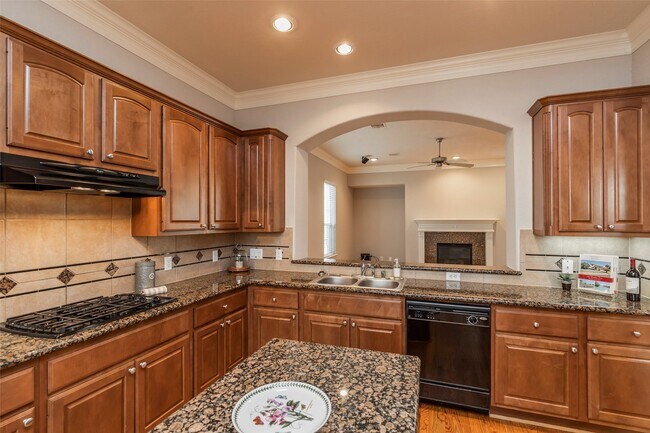 Building Photo - 10126 Holly Chase Dr