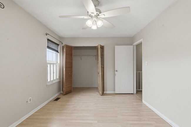 Building Photo - 72 Chelmsford Ct