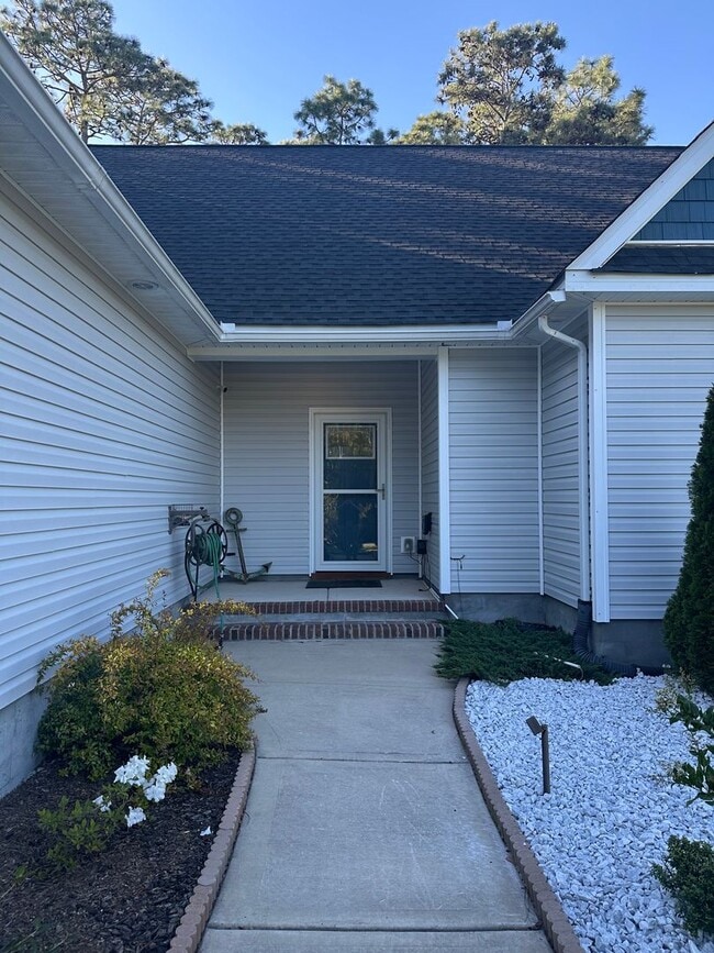 Building Photo - 225 Winding Creek Way