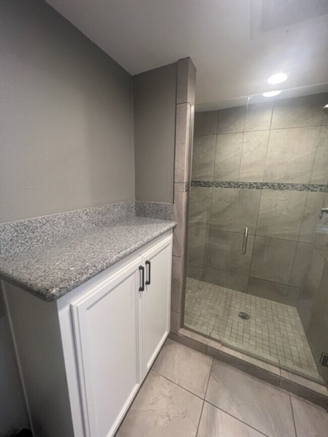 Building Photo - 3 Bed / 2 Bath House at INDIAN PALMS CC** ...
