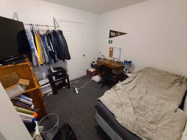 Building Photo - SPACIOUS 4 BEDROOM IN THE HEART OF OAKLAND - AVAILABLE FOR AUGUST