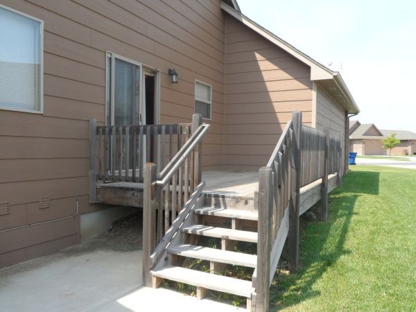 Building Photo - 415 Aaron Dr