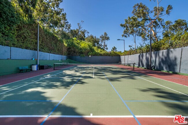 Building Photo - 10227 Autumn Leaf Cir