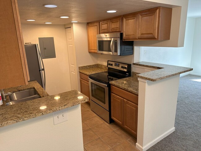 Building Photo - Brandychase at Eastmoor Park 2 Bed 2 Bath ...