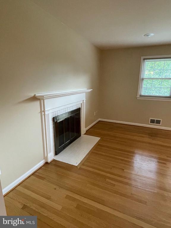 Building Photo - 1040 Warbler Pl