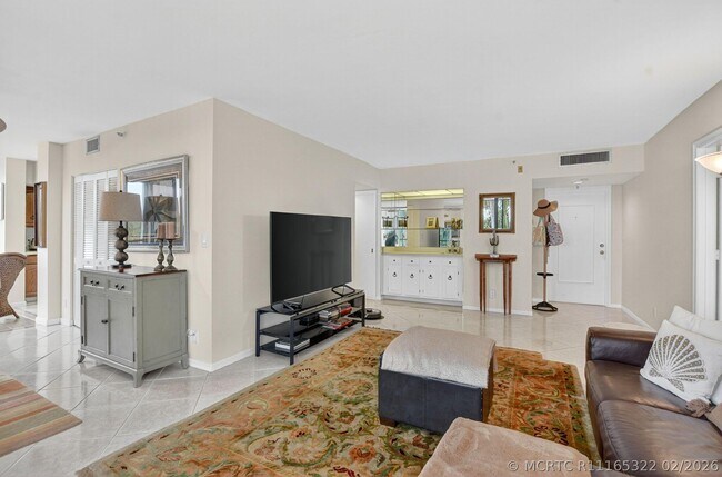 Building Photo - 6805 Willow Wood Dr