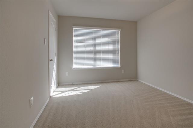 Building Photo - 552 Crystal Springs Dr