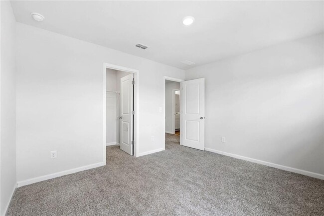 Building Photo - 5021 Silver Canoe Wy