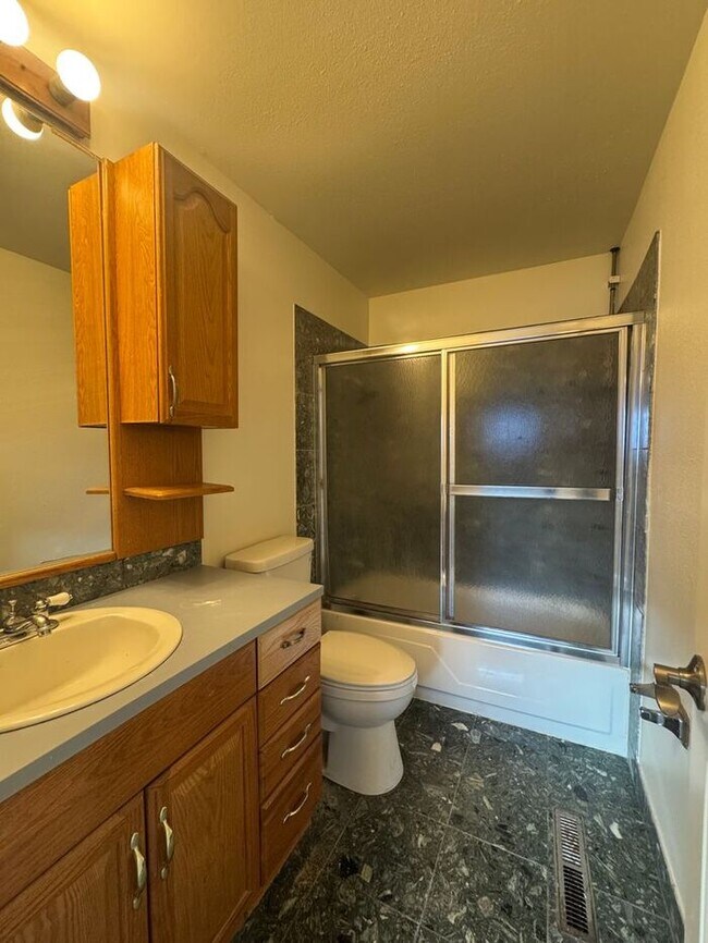 Building Photo - Spacious 5 Bedroom Home in NW Reno with 2 Primary Suites